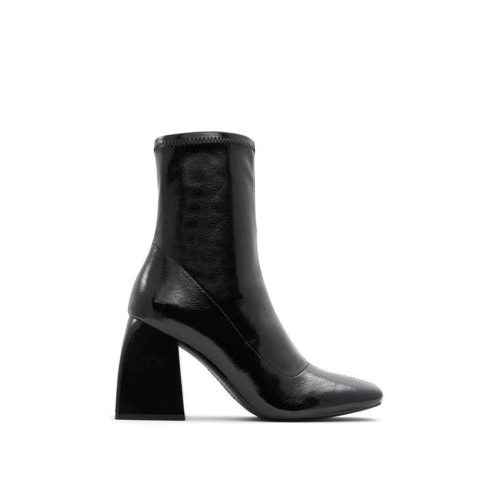 DECISIVE booties